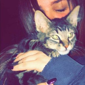 Meet your Posher, Caitlin